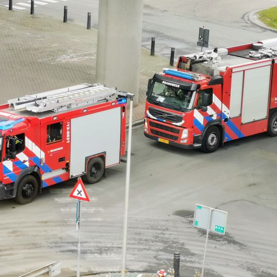 Brand op dak van afvalcentrale AEB