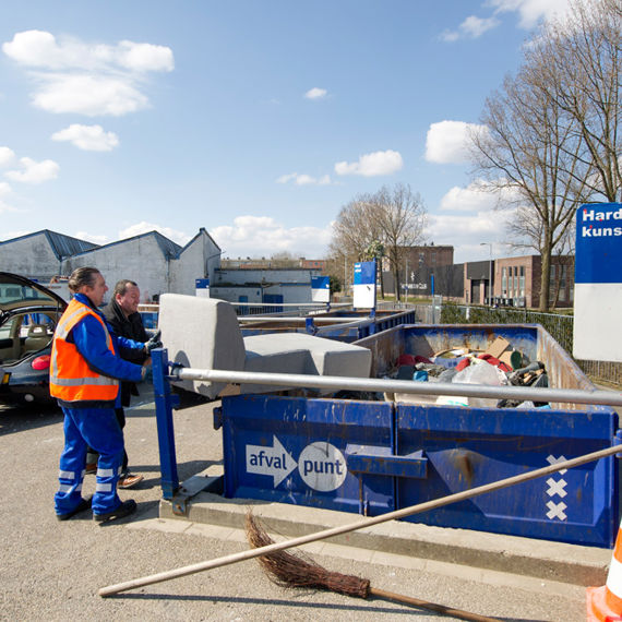 Gratis compost bij Amsterdamse Recyclepunten